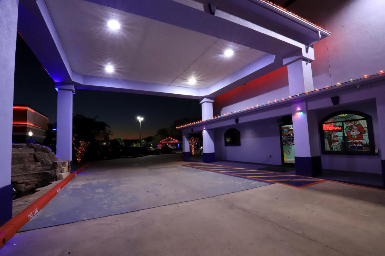 Scottish Inn And Suites Houston-Jones Road Louetta Экстерьер фото