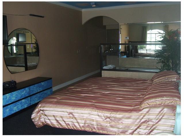 Scottish Inn And Suites Houston-Jones Road Louetta Номер фото